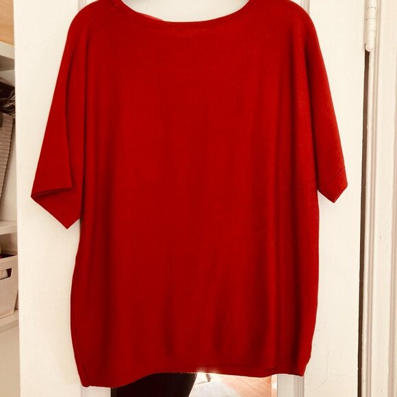 NWT Red Knit Short Sleeved Top With Gold Buttons - Picture 4 of 8